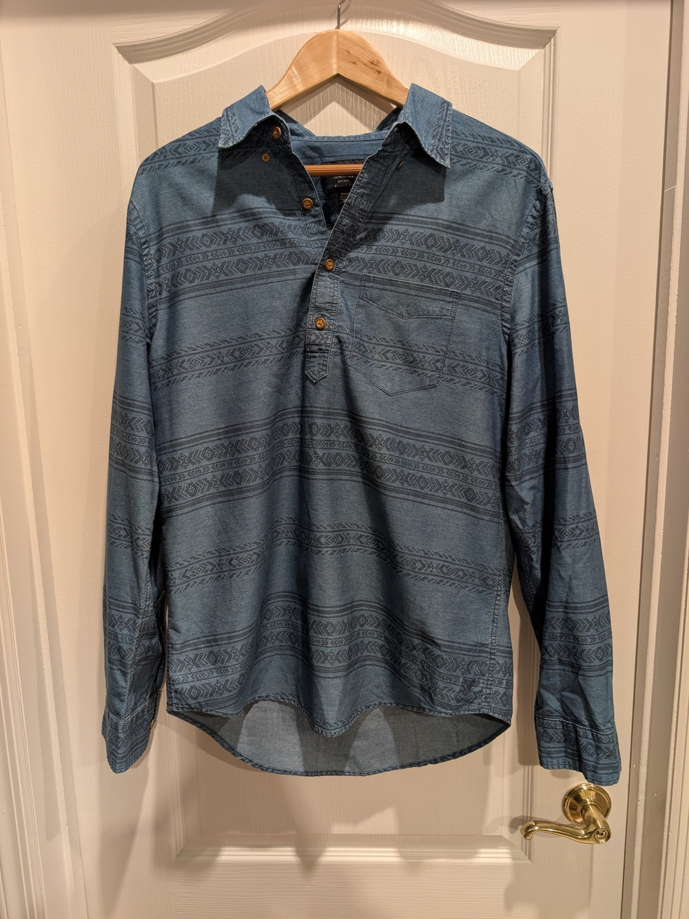 American Eagle Men’s M Chambray Southwestern Print Popover Shirt 100% Cotton